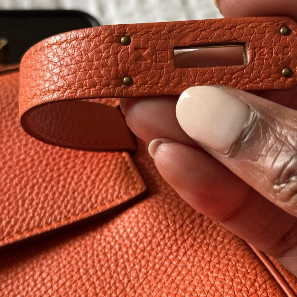 Hermes Orange Kelly 32 with Gold Hardware and shoulder strap (authentic) - Picture 2 of 12